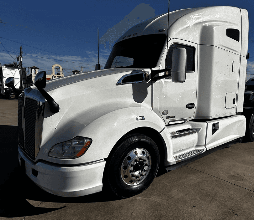 2020 Kenworth T680 image 1