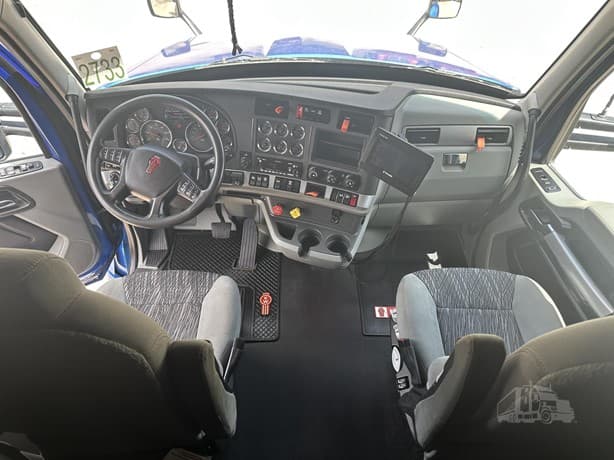 2021 Kenworth T680 image 3
