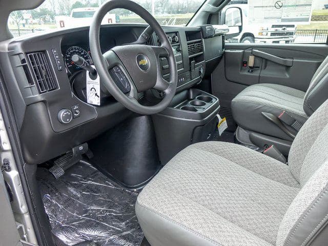 2025 Chevrolet Express 3500 LT  15 Passenger Van image 14