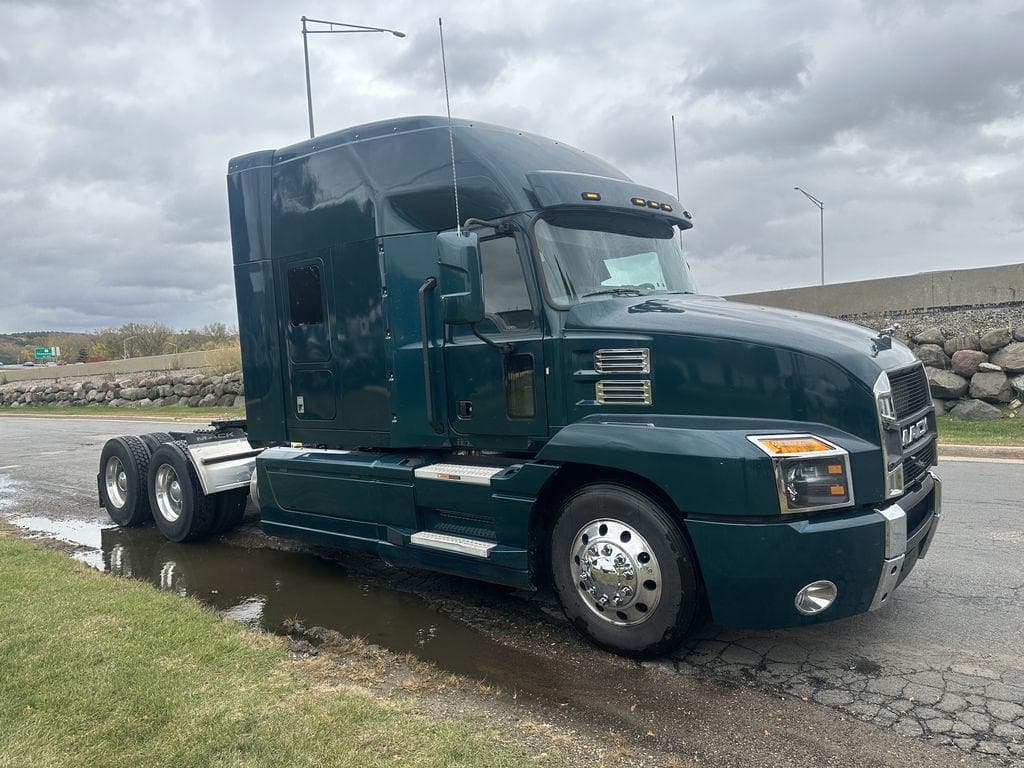 2020 Mack Anthem image 7