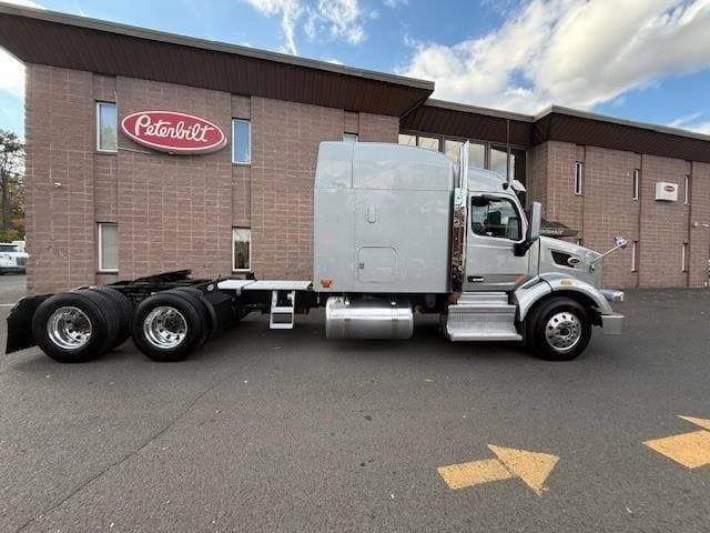 2021 Peterbilt 567 image 3