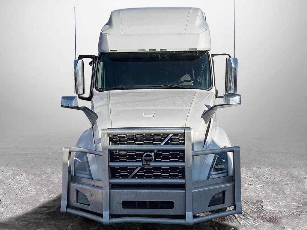 2024 Volvo VNL64T760 image 2