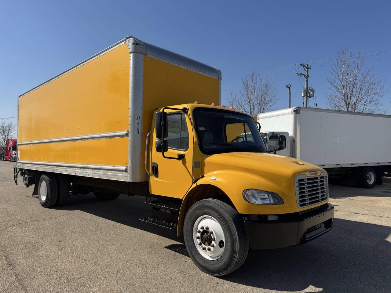 2019 Freightliner M2 106 image 2