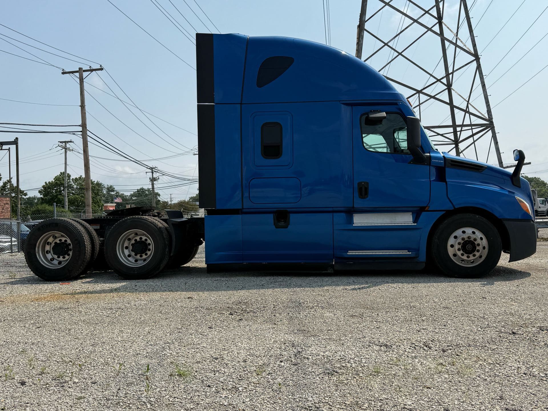 2022 Freightliner - 417k - 13k Hours - 455 HP image 10