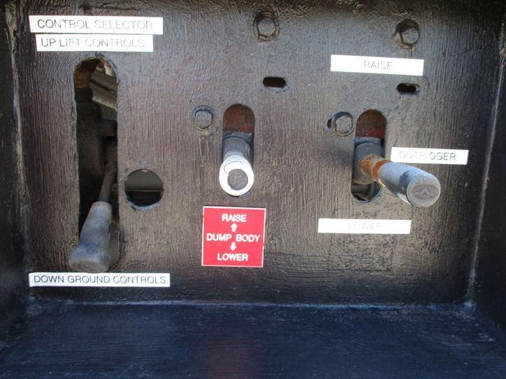 2008 Ford F-750 CHIPPER DUMP BUCKET BOOM TRUCK image 45