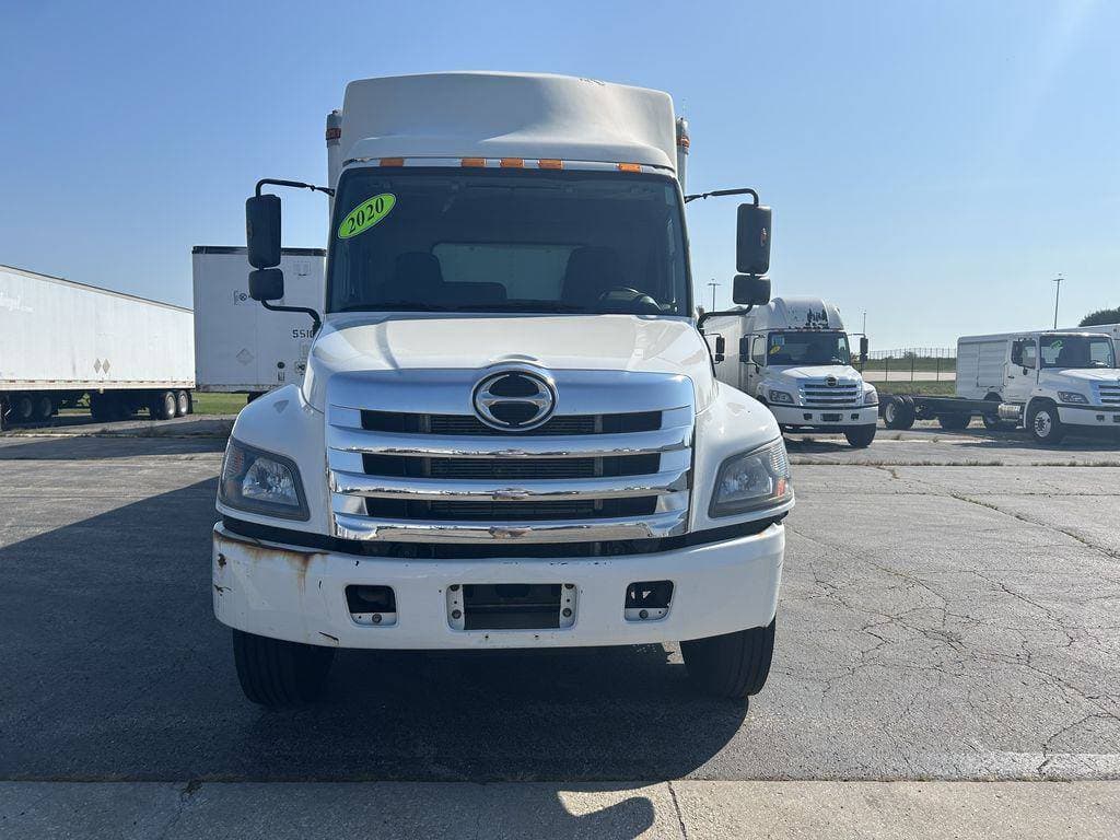 2020 Hino 338 image 8