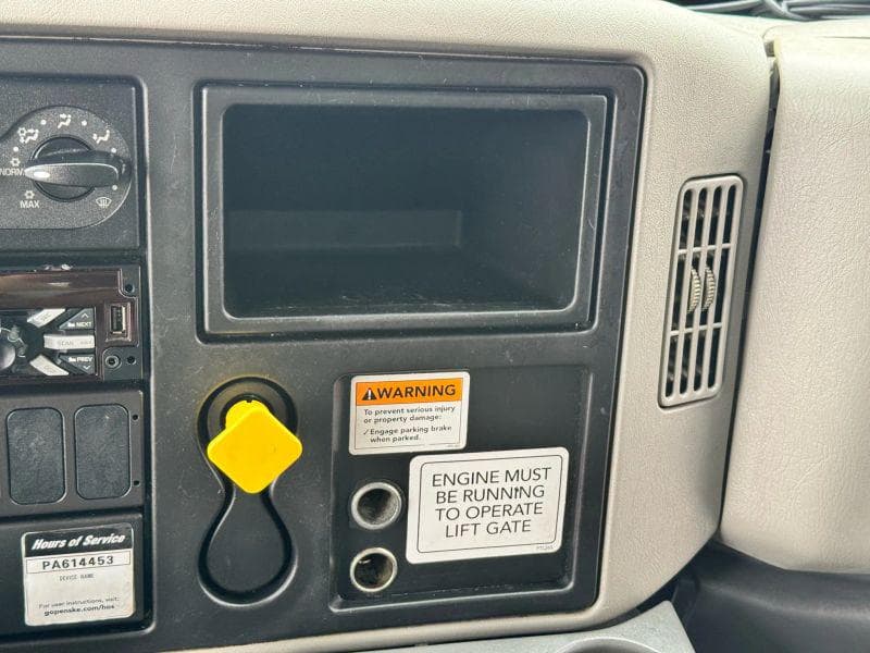 2017 International 4300 image 20