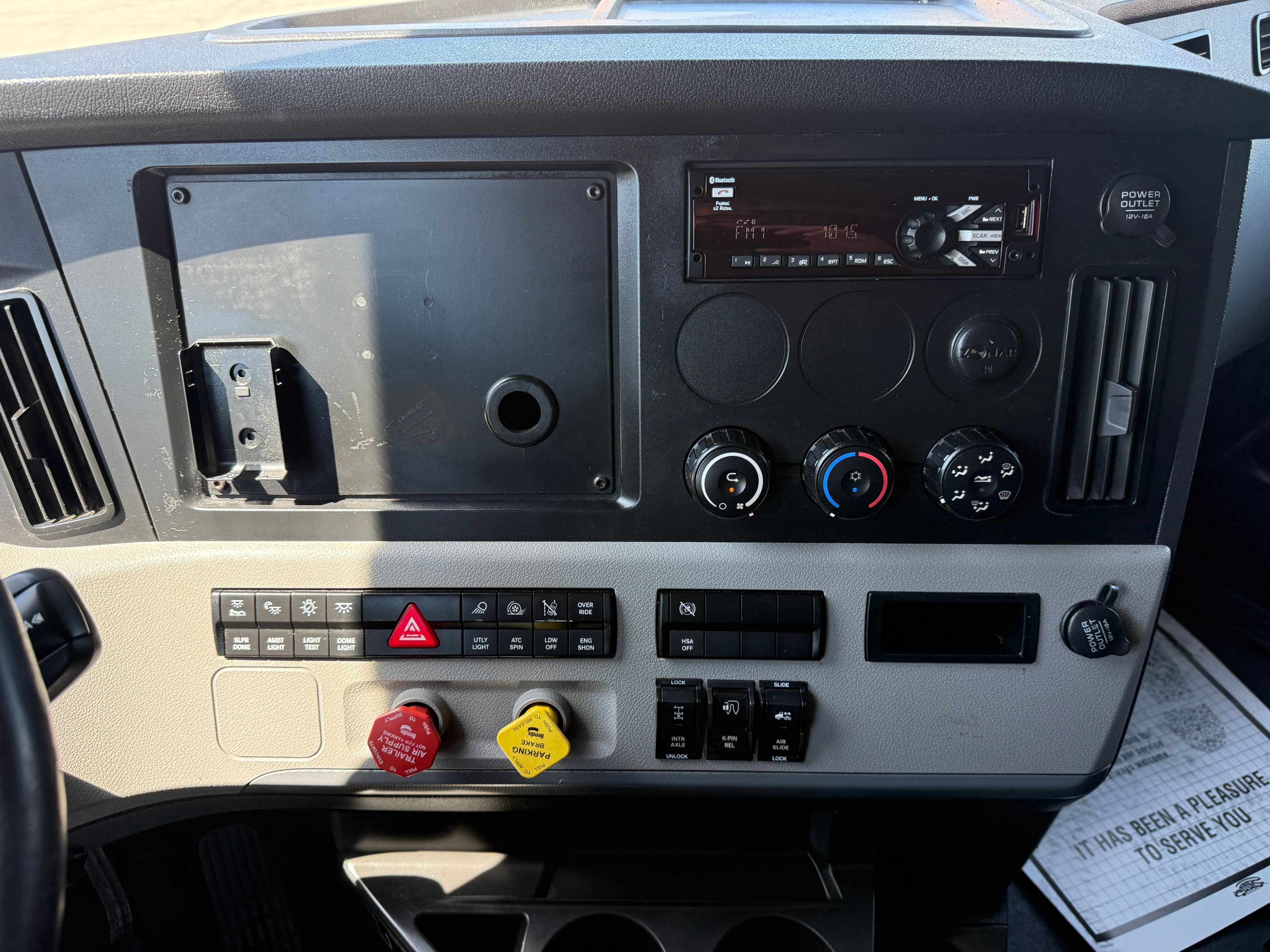 2022 Freightliner Cascadia 126 image 23