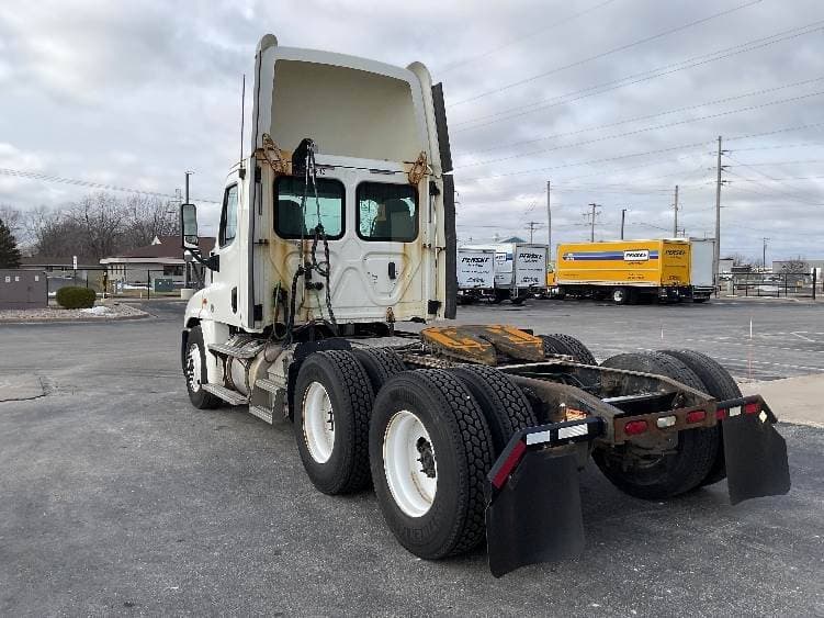 2018 Freightliner Cascadia image 8