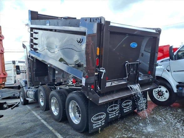 2026 Kenworth T880 image 13