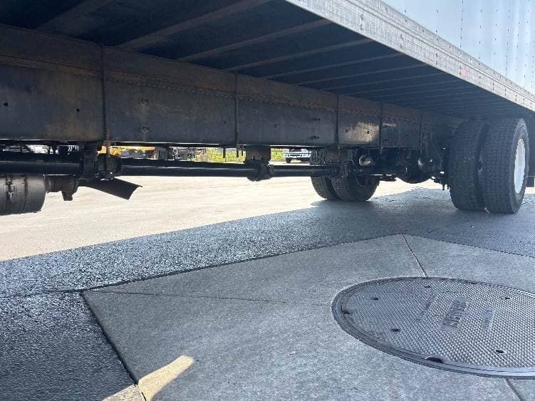 2022 International MV607 Box Truck - 220HP, 6 Speed Automatic, Roll up Door image 5