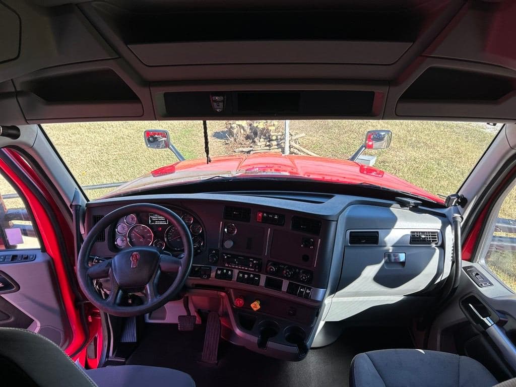 2021 Kenworth T680 STK#611619 image 9