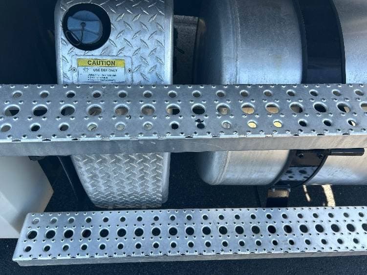 2021 Freightliner Cascadia image 3