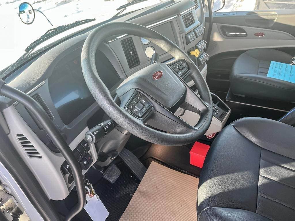 2024 Peterbilt 567 image 15