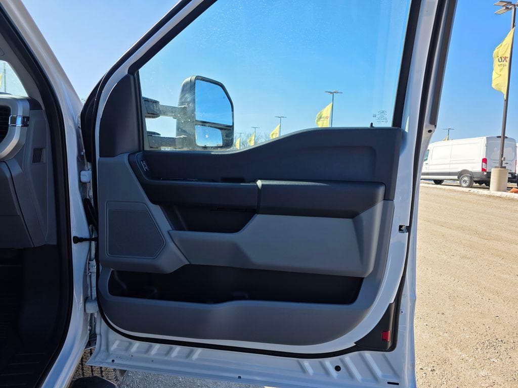 2026 Ford F-550SD XL Service Utility Body image 38