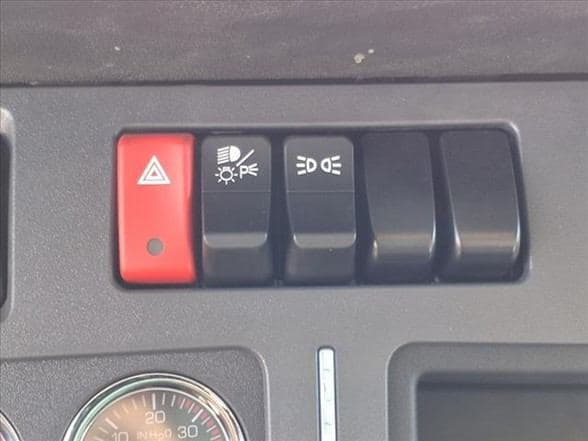 2026 Kenworth T880 image 20