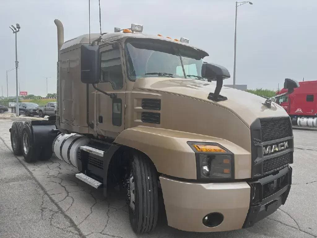 Used 2020 MACK Conventional - Sleeper Truck image 1