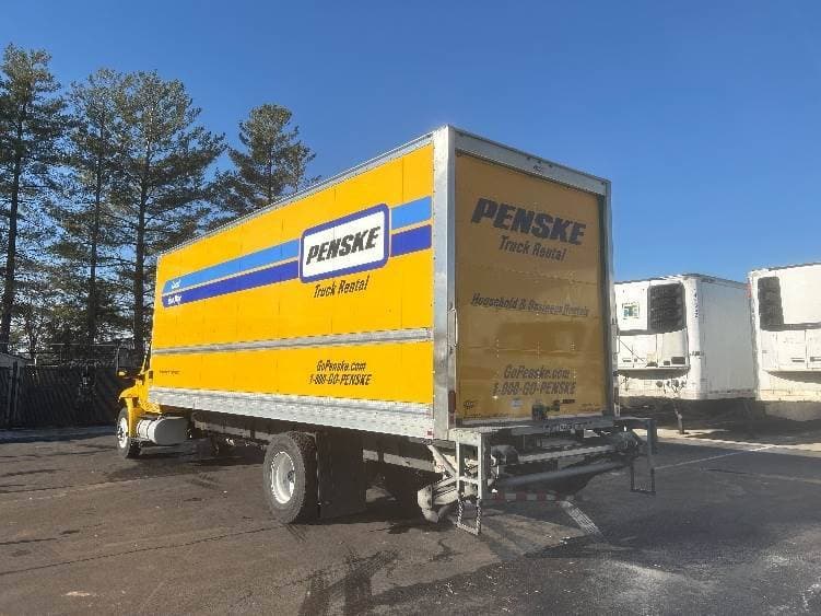 2022 International MV607 Box Truck - 220HP, 6 Speed Automatic, Roll up Door image 6