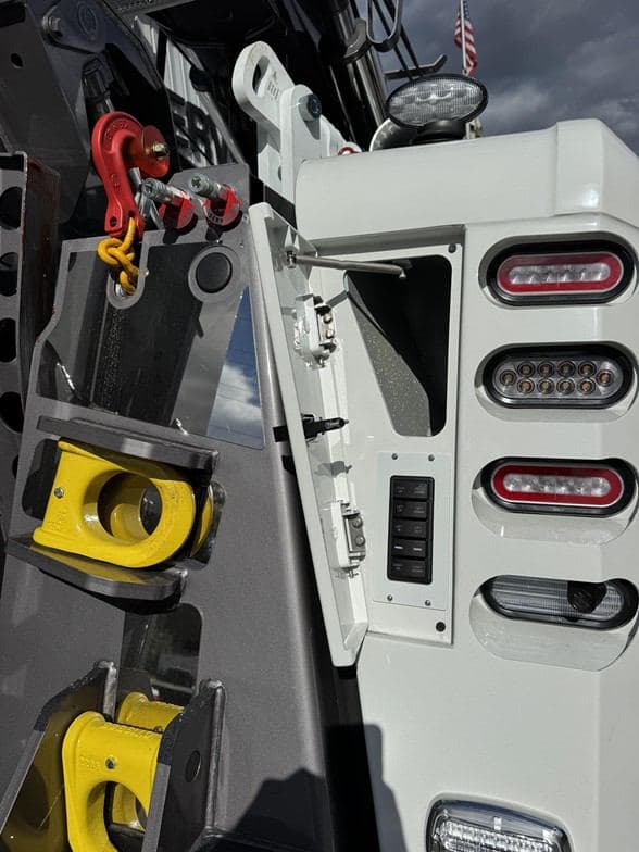 2026 Kenworth W990 image 17