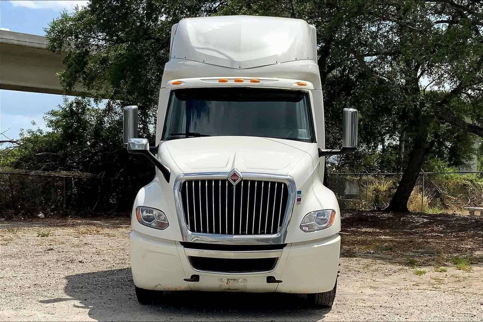 2023 International LT62F image 2