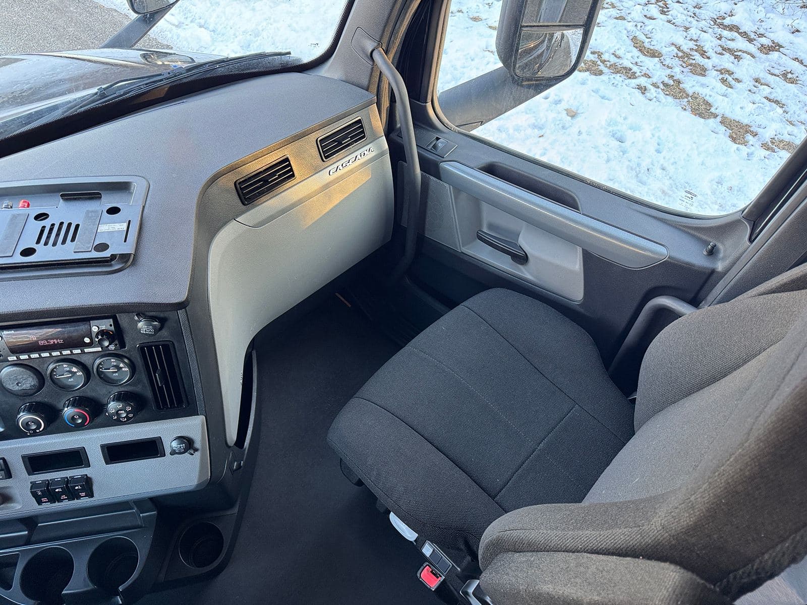 2022 Freightliner Cascadia image 14