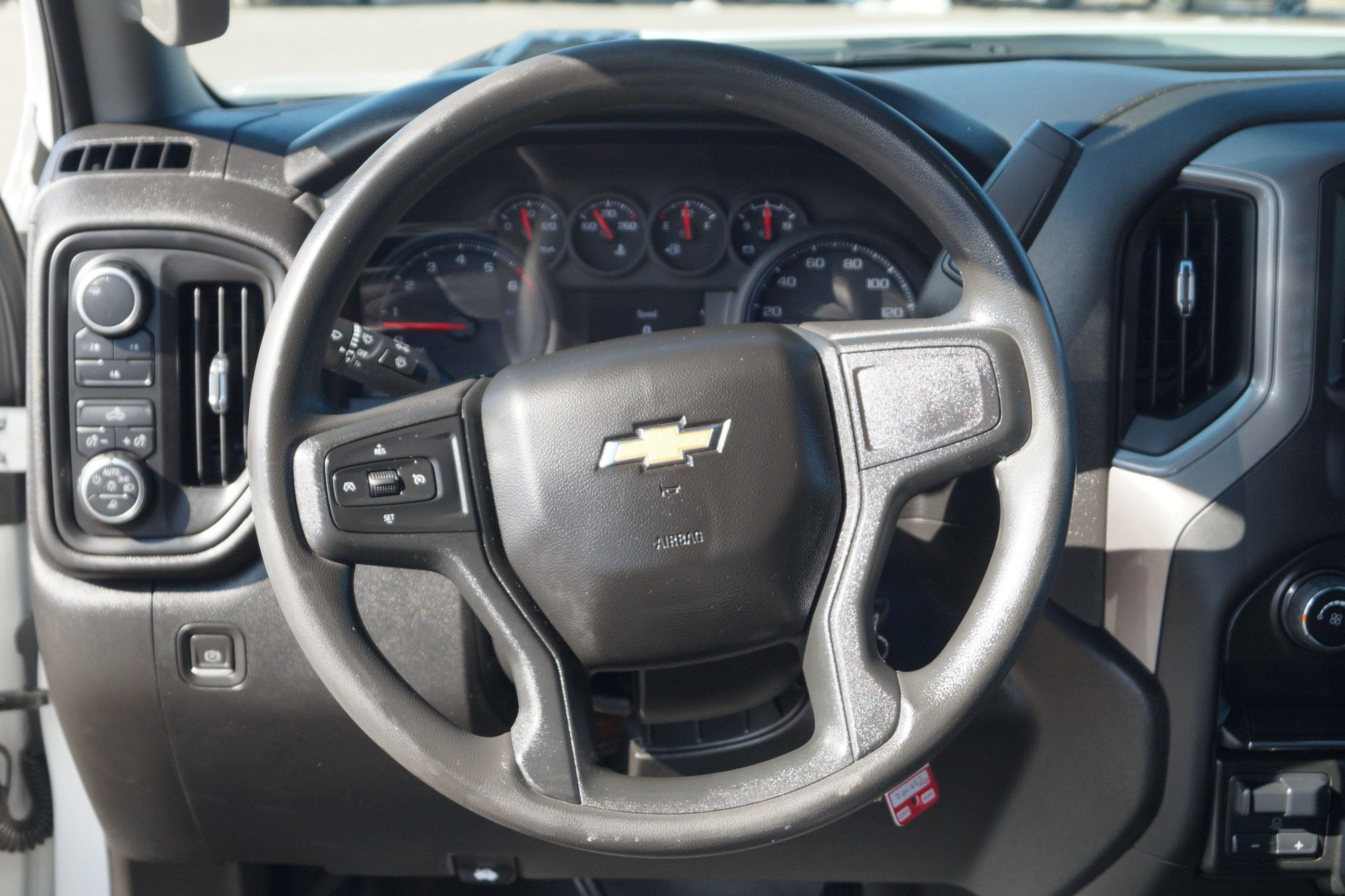 2023 Chevrolet Silverado 2500 WT - 8ft Flatbed - 4WD 6.6L V8 image 19