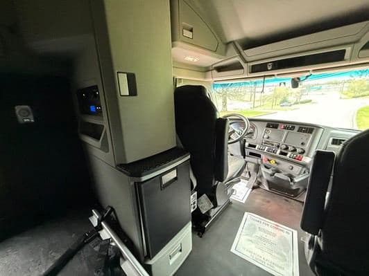 2022 Kenworth T680 image 31