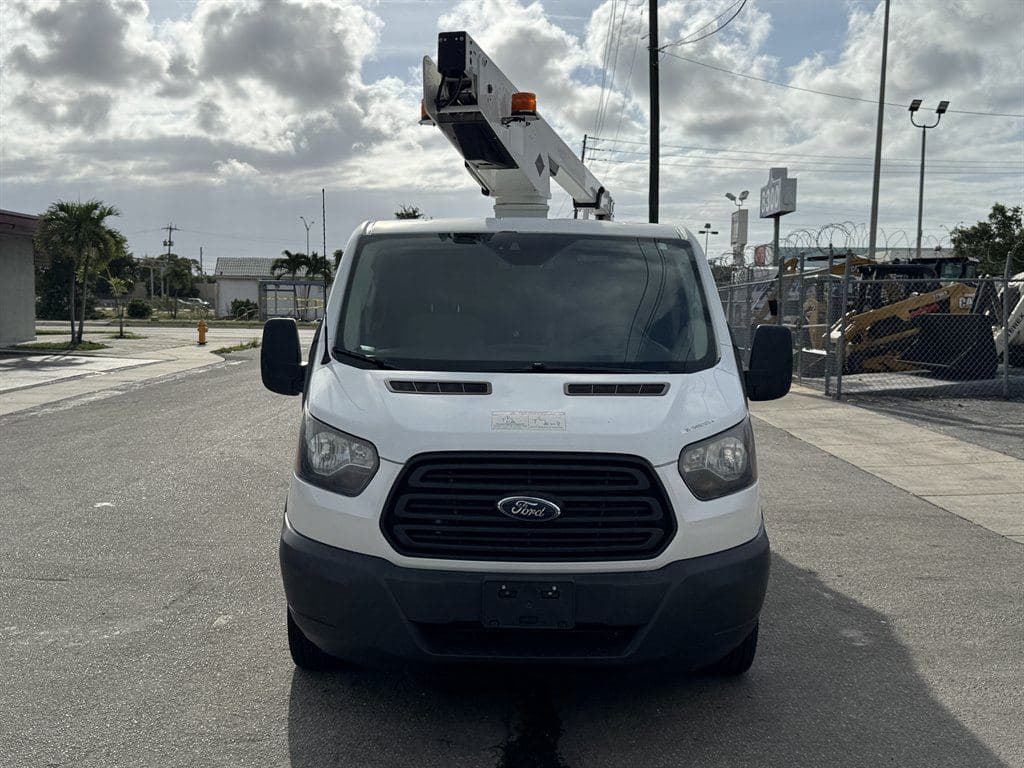 2017 Ford Transit Cargo image 2