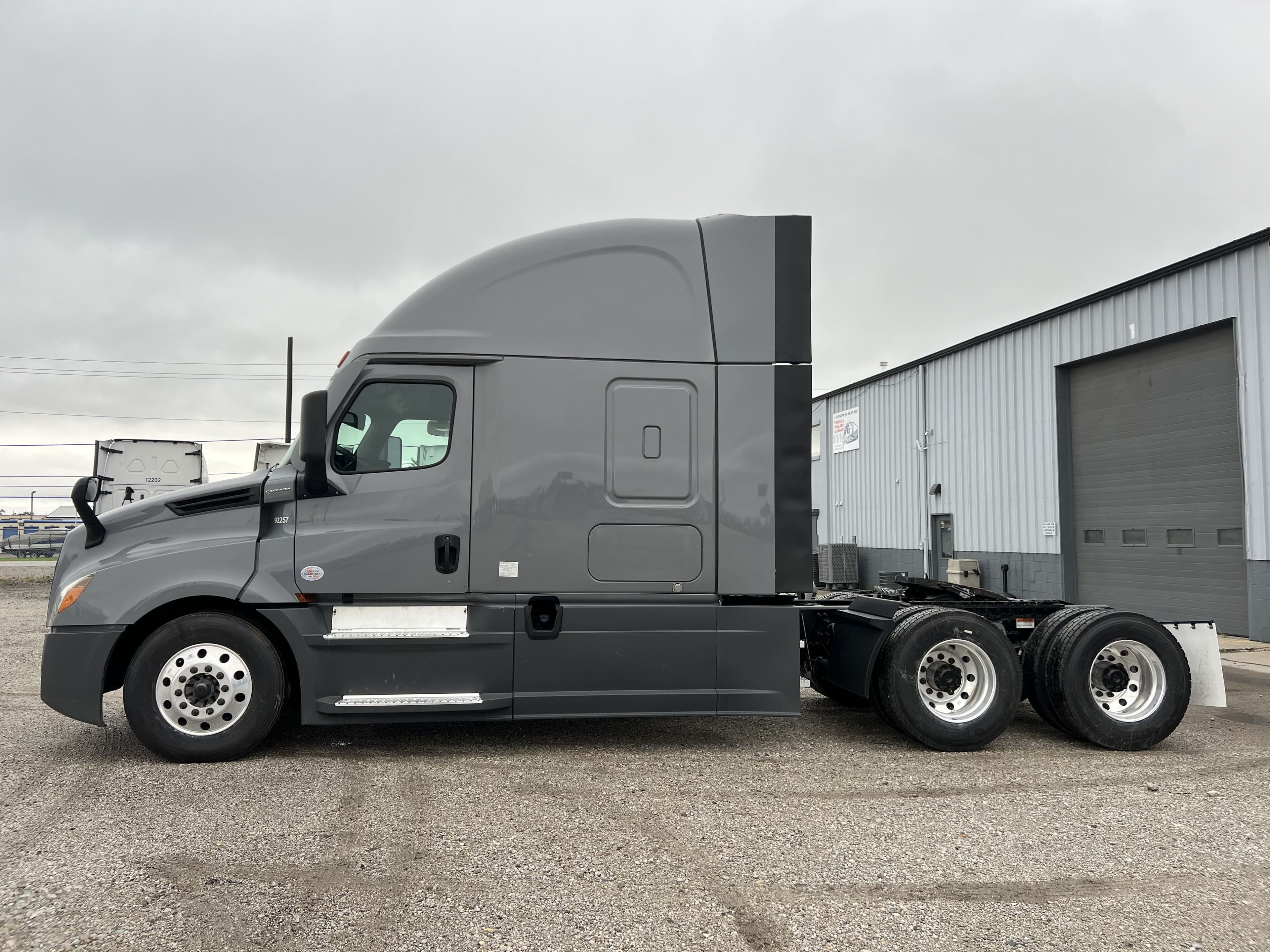2022 Freightliner Cascadia 126 image 2