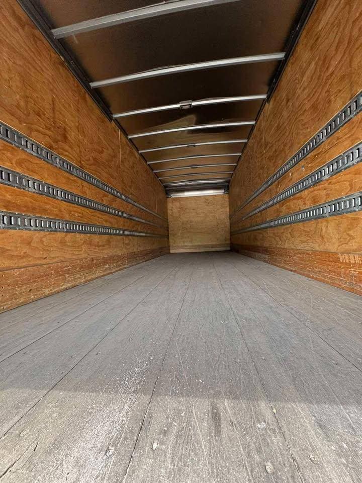 2017 Freightliner M2 image 9