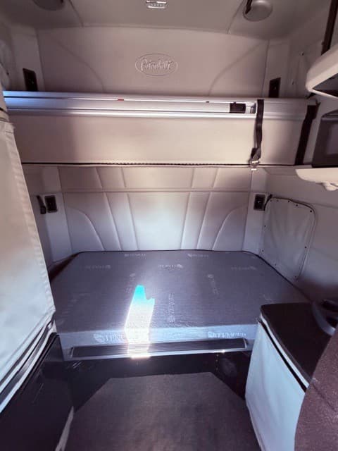 2024 Peterbilt 579 image 6