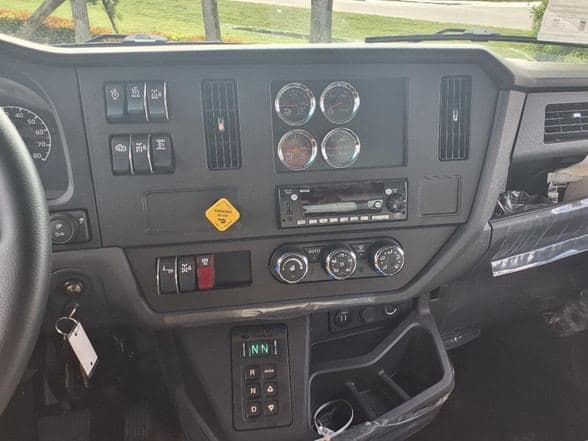 2025 Kenworth D5 image 13