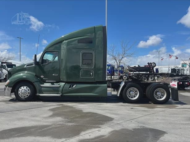 2021 Kenworth T680 image 5