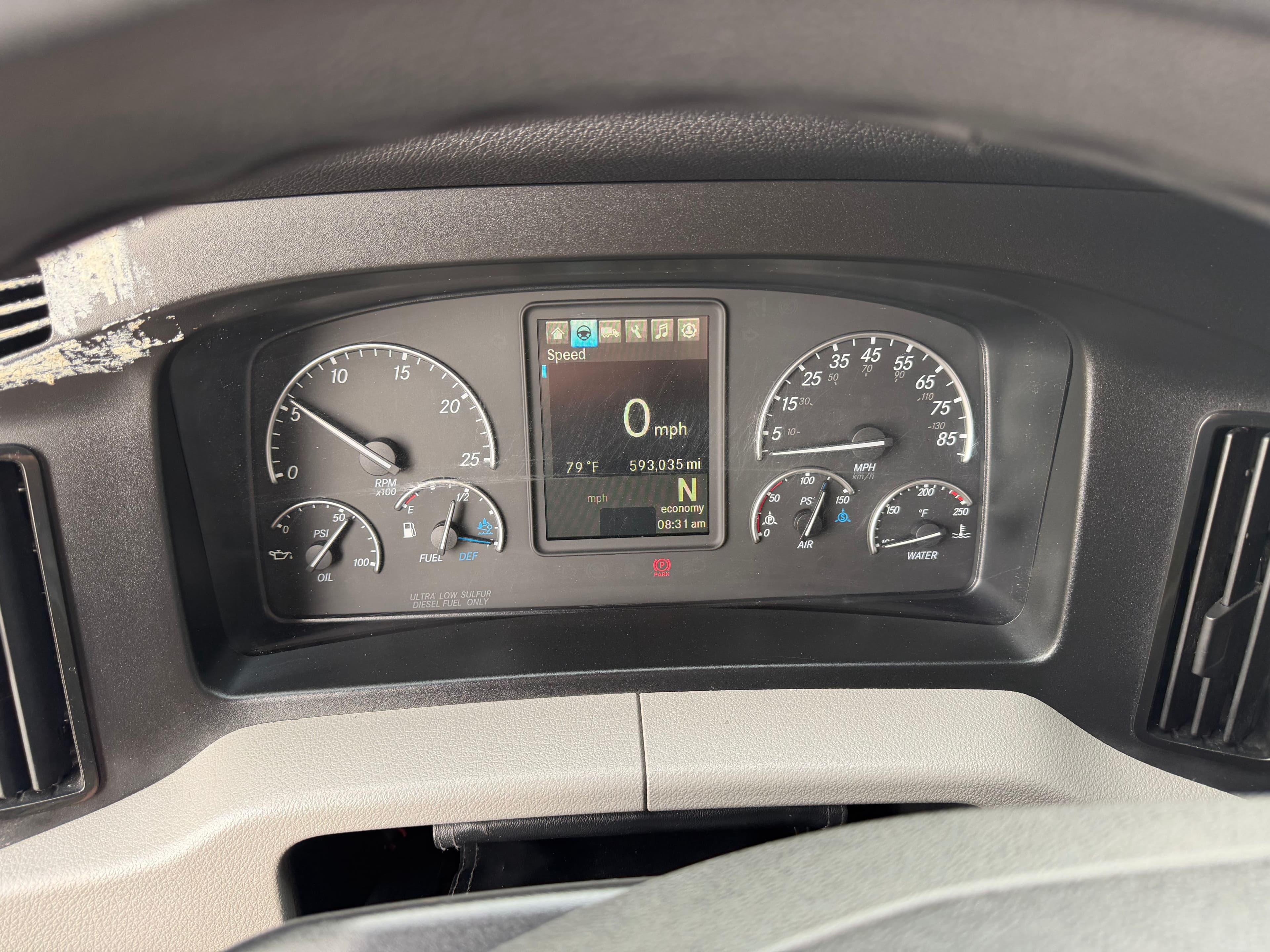 2021 Freightliner Cascadia 126 image 3