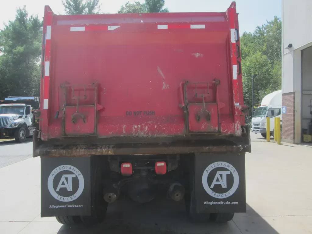 2022 Peterbilt 567 image 6