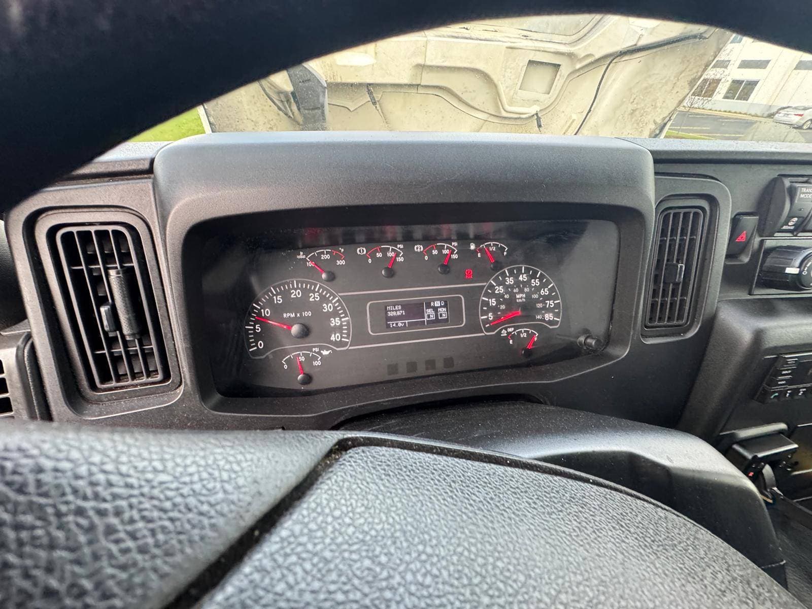 2018 International MV607 image 8