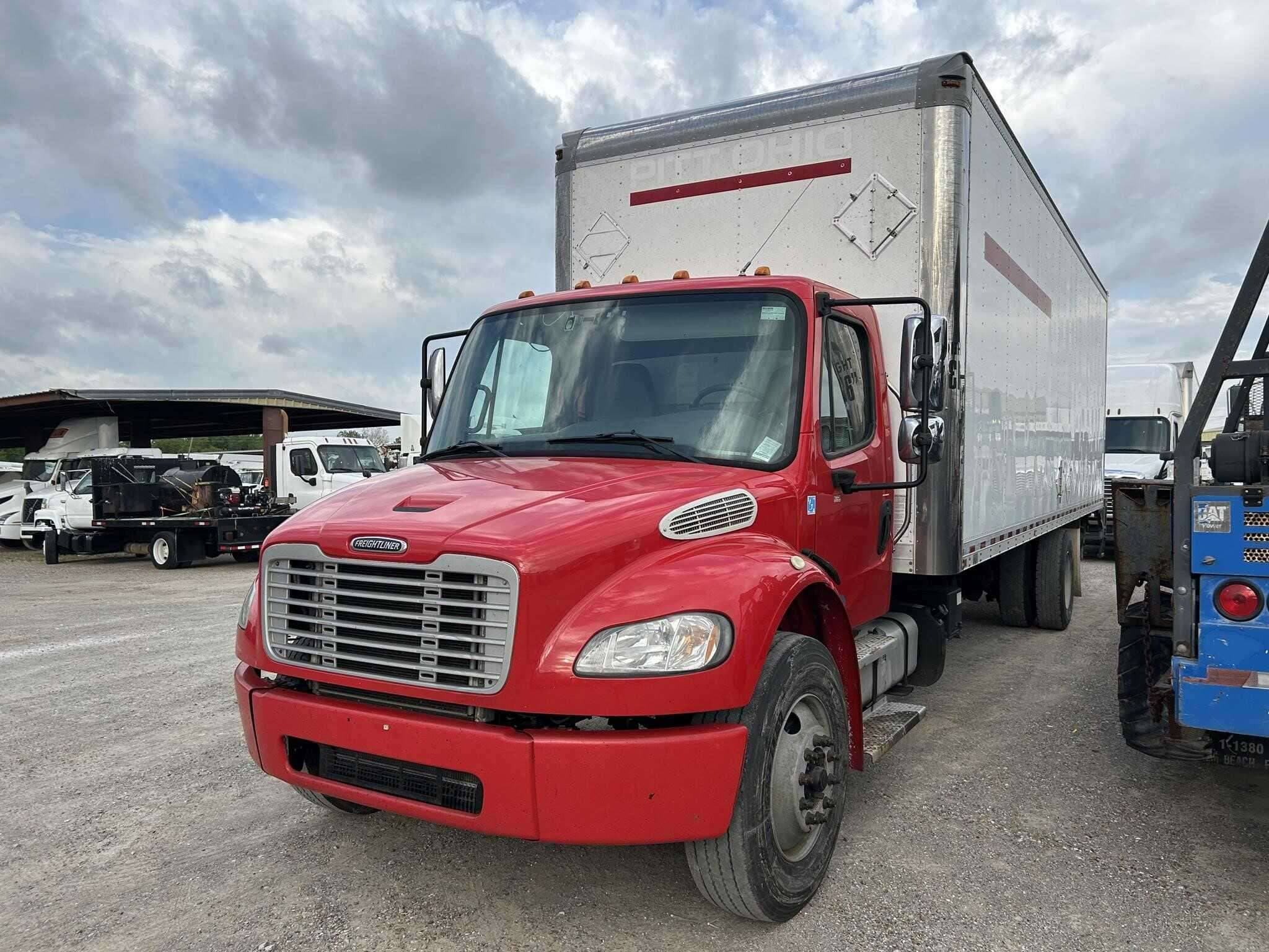 2018 Freightliner M2 image 13