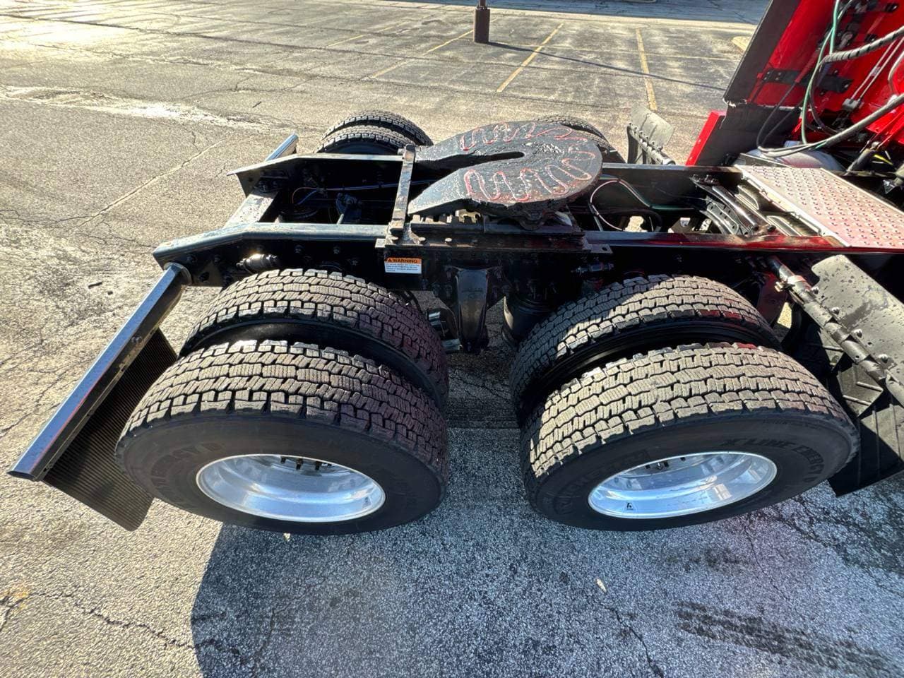 2022 Freightliner Cascadia 126 image 7