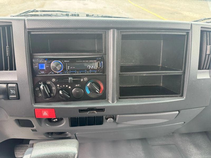 2018 Isuzu NQR image 20