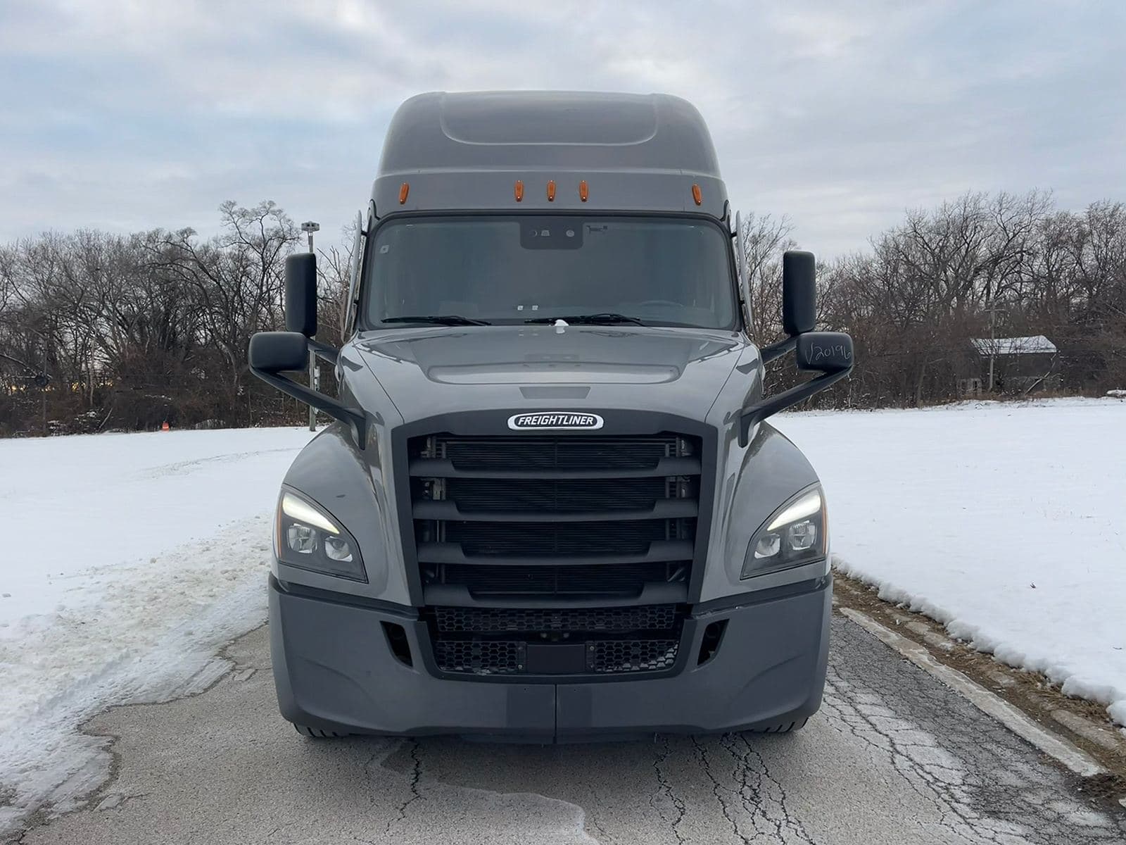2022 Freightliner Cascadia image 2