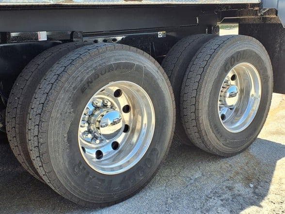 2026 Kenworth T880 image 12