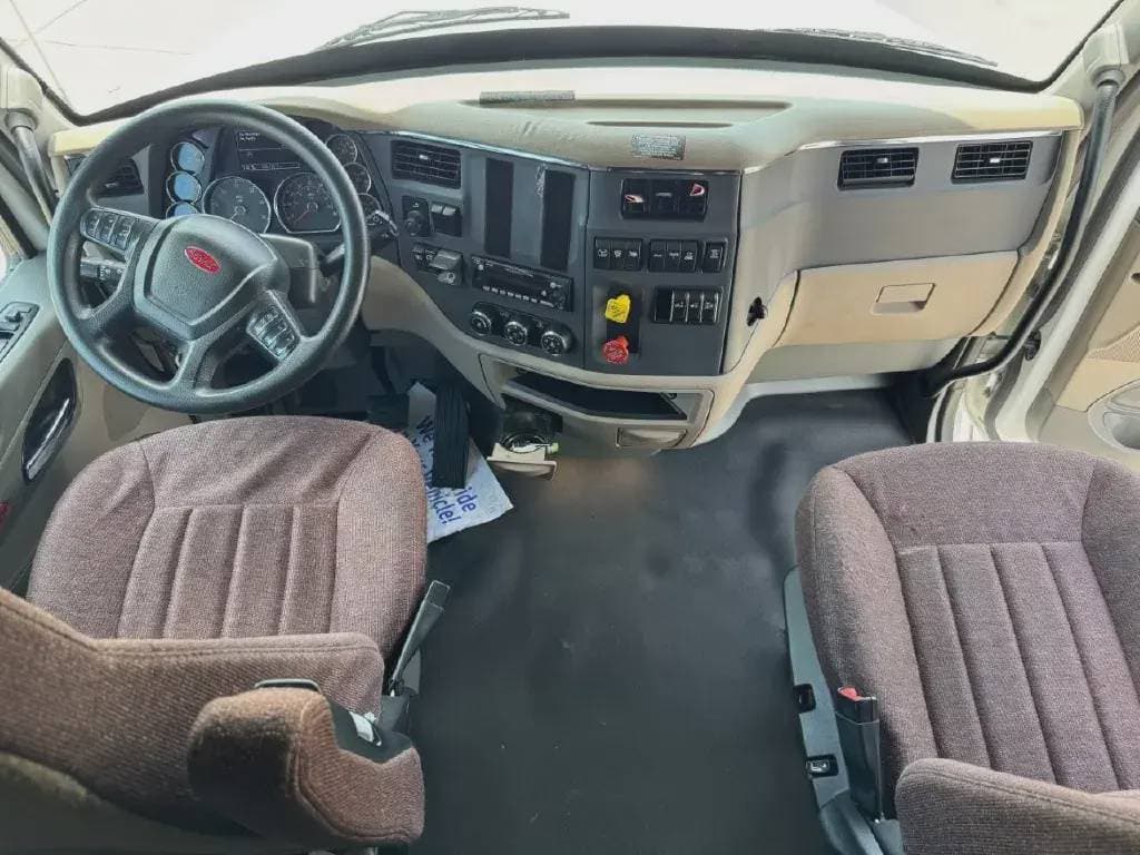 2022 Peterbilt 567 image 7