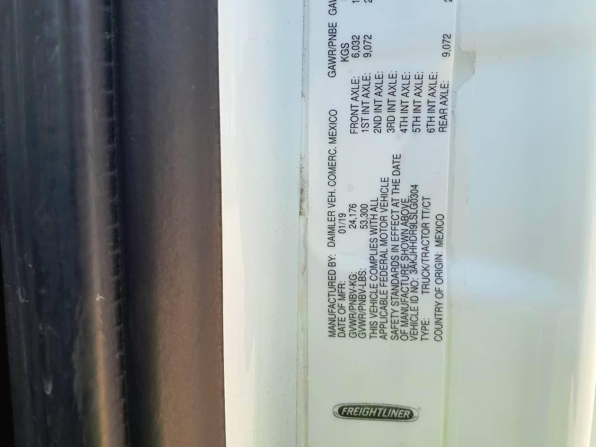 2020 Freightliner Cascadia image 14