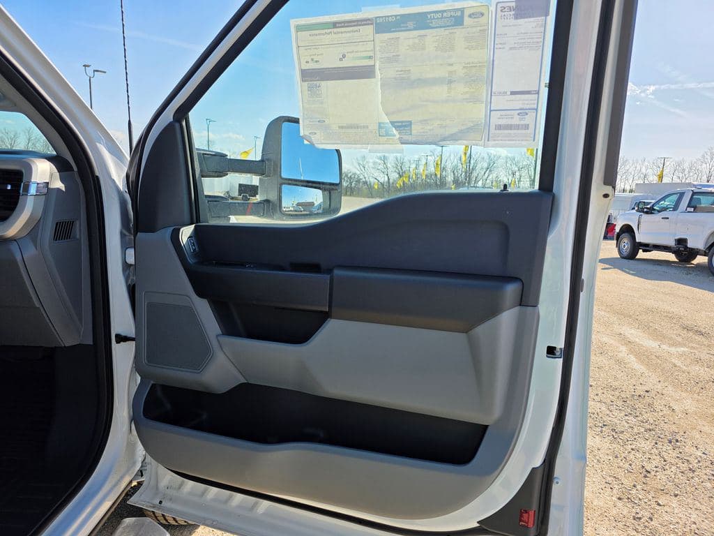 2026 Ford F-350SD XL Service Utility Body image 33