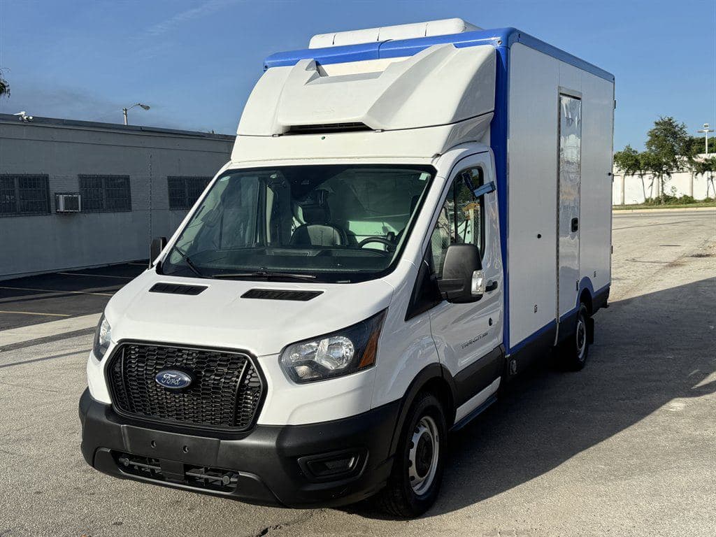 2023 Ford Transit T-350 image 3