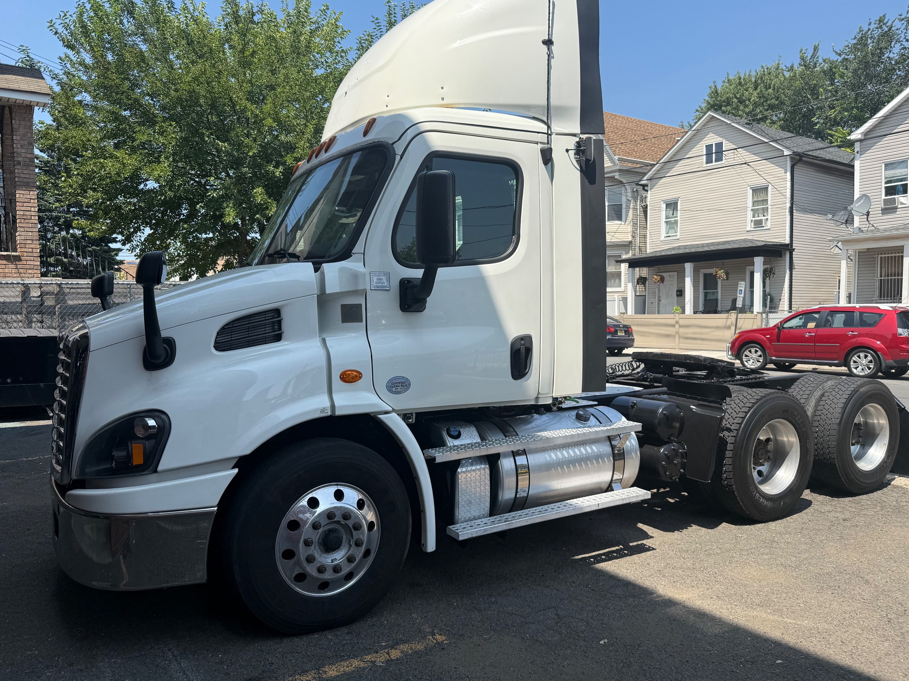 2018 Freightliner Cascadia image 2