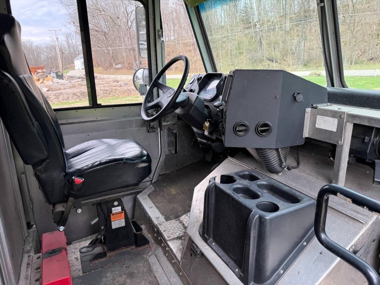 2017 Freightliner MT55 image 18