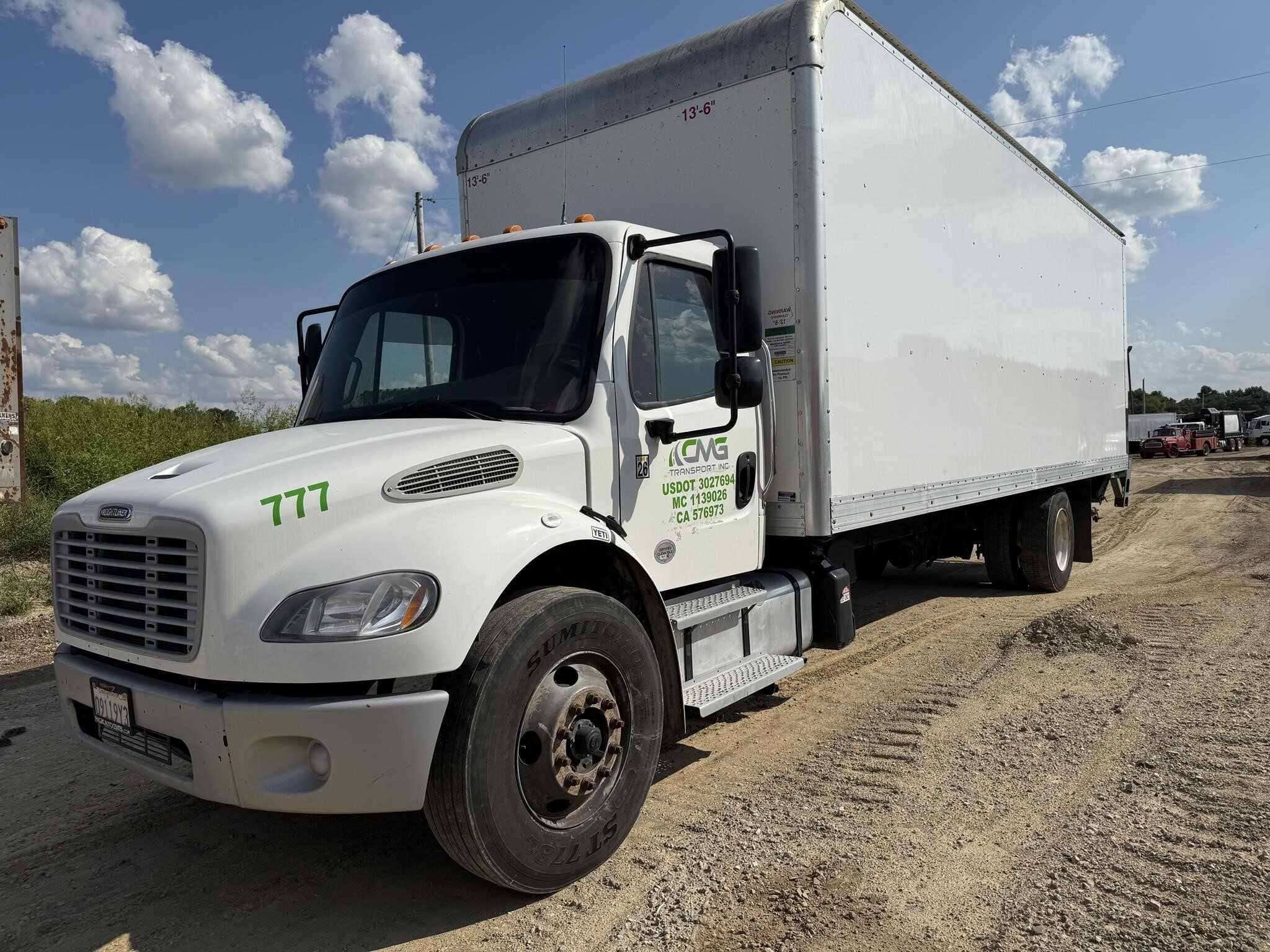 2022 Freightliner M2 image 8