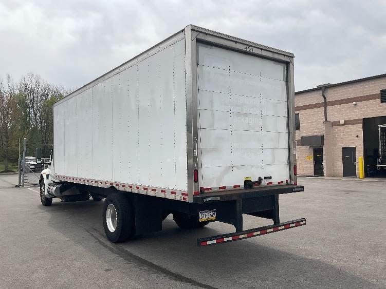 2022 International MV607 Box Truck - 220HP, 6 Speed Automatic, Roll up Door image 6