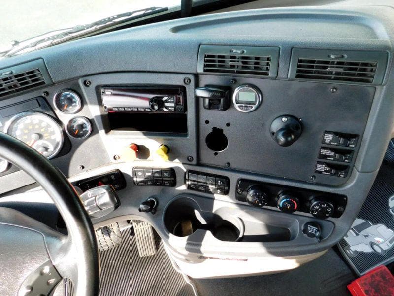 2018 Freightliner Cascadia image 21